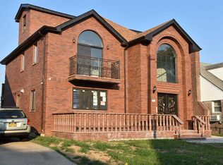 48-29 201st St, Oakland Gardens, NY 11364