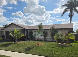 9804 NW 43rd St, Sunrise, FL 33351
