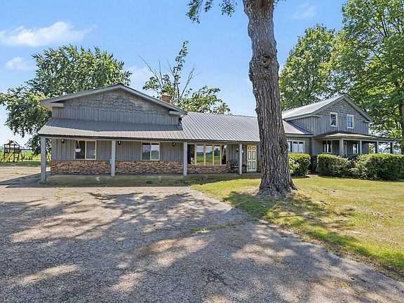 3rd image of 59379 Territorial Rd