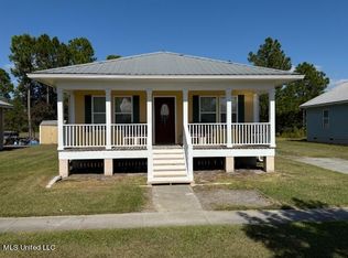 715 Union St, Bay Saint Louis, MS 39520