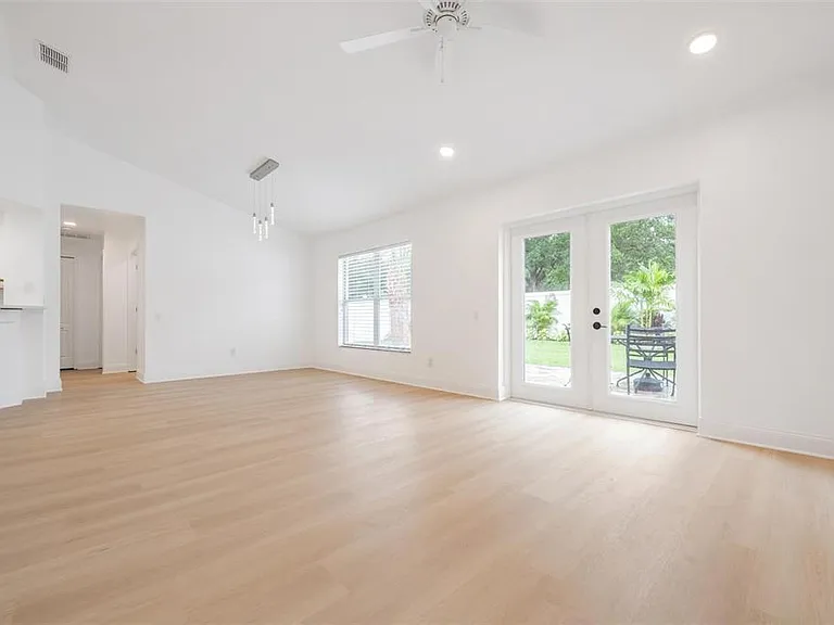 4208 Pine Isle Dr — Photo 18