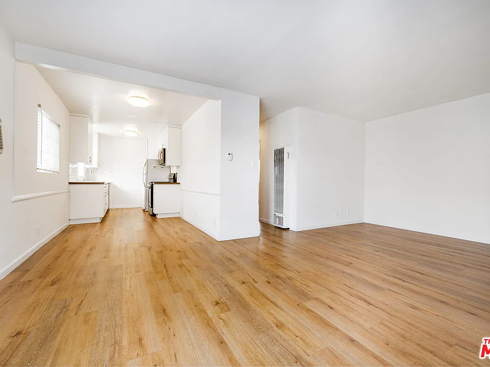 1937 S Shenandoah St #10