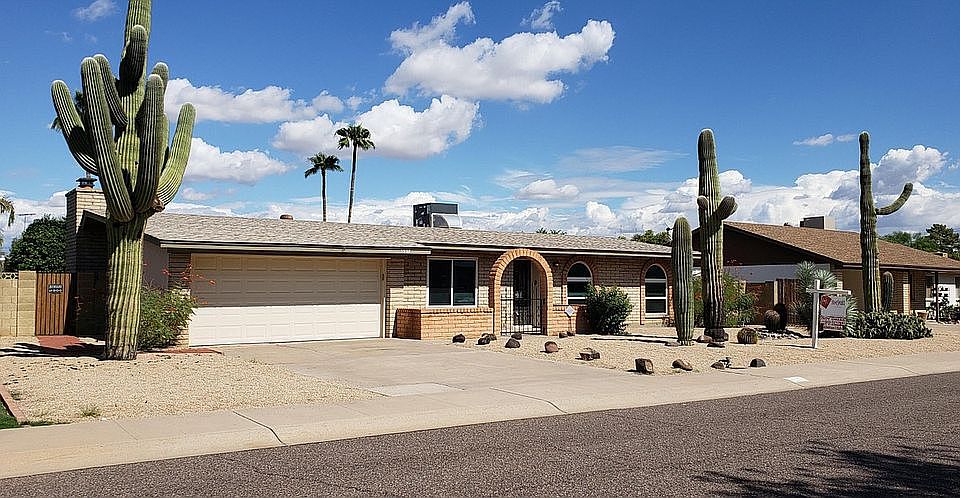 1st image of 3928 E Paradise Dr