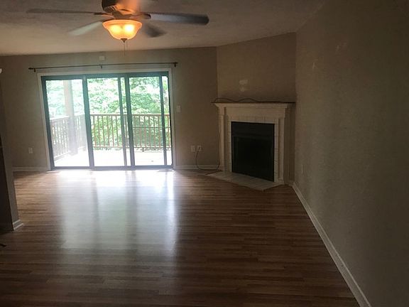 3rd image of 3362 Forest Ct