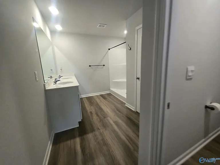 427 Jackson Point Cir — Photo 4