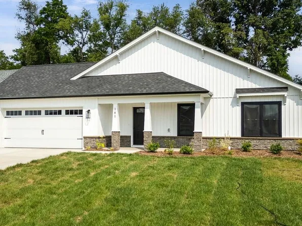 181 Lindburgh Dr, Waynesboro, VA 22980