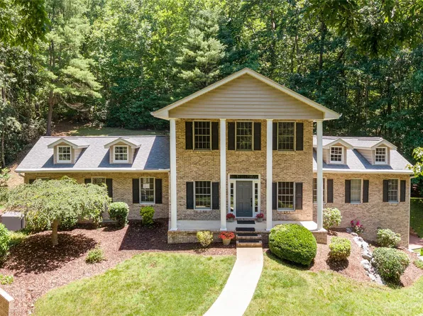 74 Squirrel Trl, Hendersonville, NC 28791