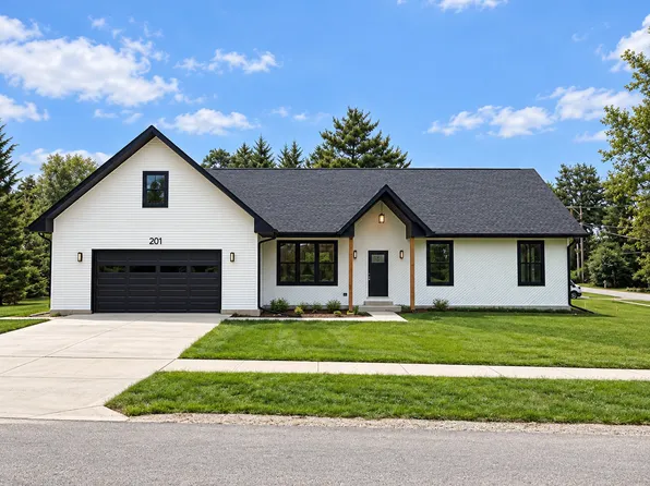 201 Capri Dr, Round Lake, IL 60073