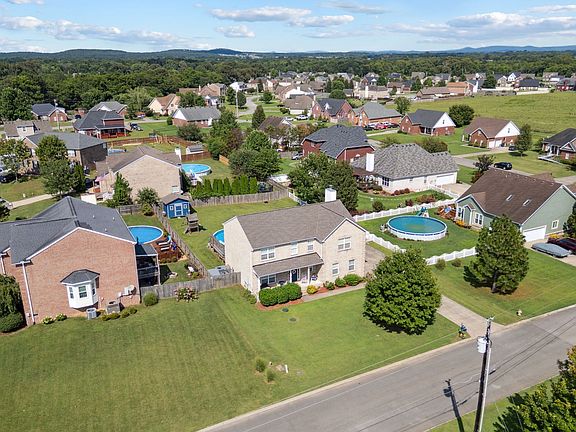 4th image of 308 Brickle Dr