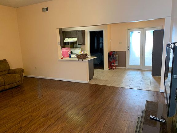 2nd image of 116 Wolfe St #116