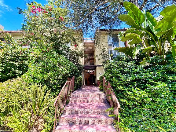 3rd image of 1932 Overland Ave APT 305