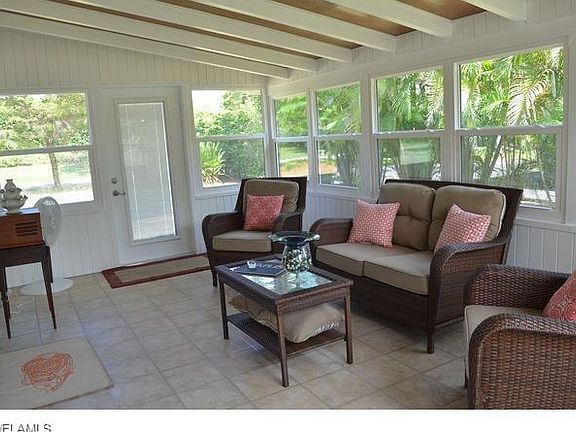 4th image of 1291 Pine Ct