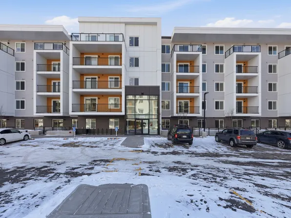 63 Corner Glen Cres NE, Calgary, AB T3N 2R7