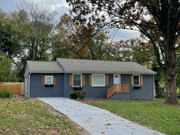 1111 Valley View Rd SE