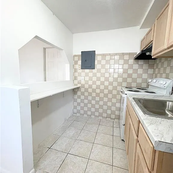 2916 N 16th St #2 — Photo 8