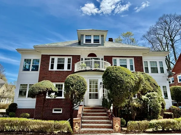 39 Greycliff Rd, Brighton, MA 02135