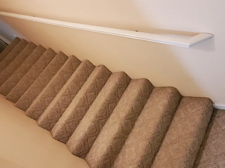 4 ft wide Staircase