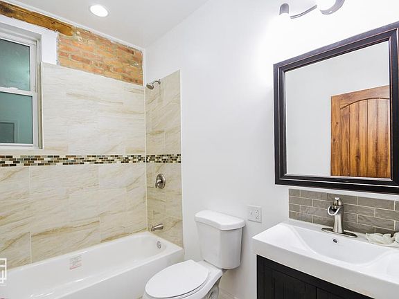 4th image of 1120 S Sacramento Blvd #1