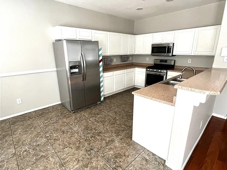 8033 Gallagher Island St — Photo 7