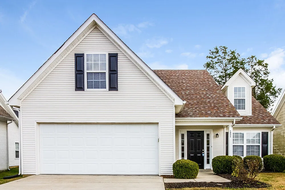 5 bed, 2.5 bath, 2084 sqft, $2,455 — Photo 1