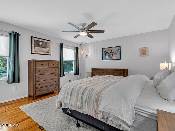 5th image of 11 Applebey Street