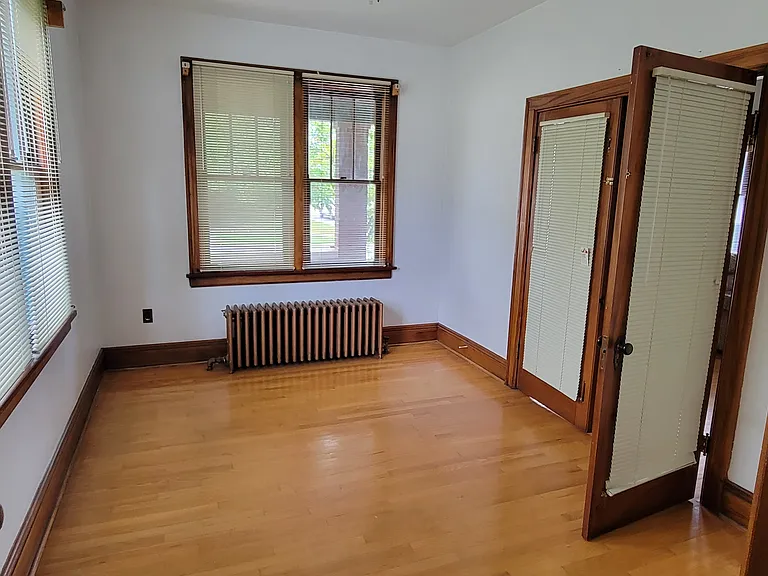 302 E Prospect St — Photo 14