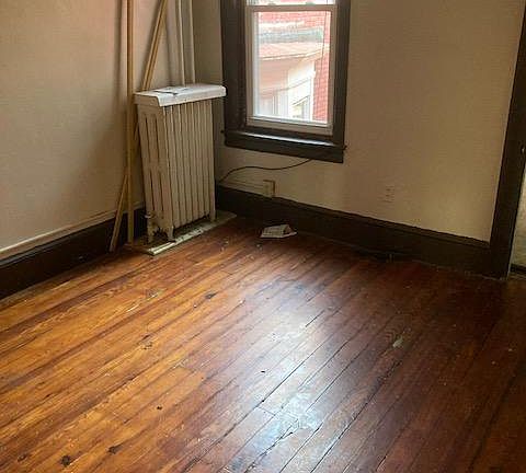 5th image of 1246 Eckert Ave