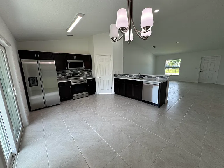 532 SW Buswell Ave — Photo 10