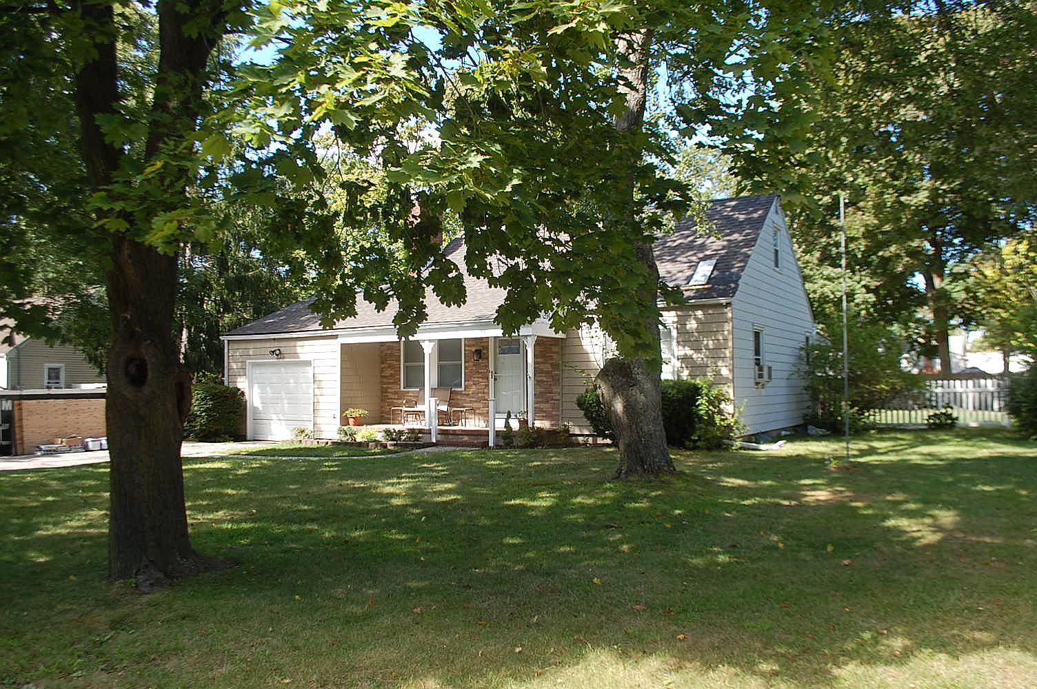195 Jefferson St, East Islip, NY 11730 Zillow