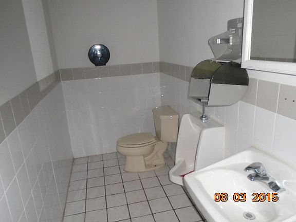 5th image of 1711 Macarthur Dr