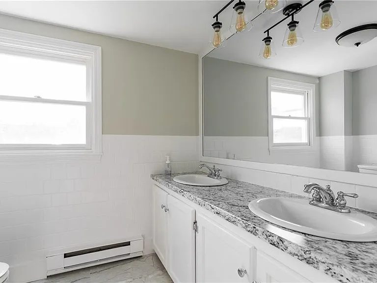 95 Douglas Ave — Photo 20