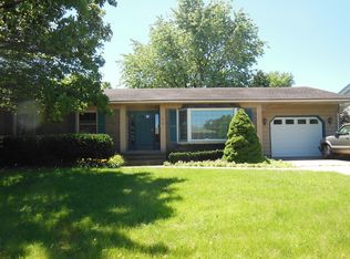 914 26th St, Peru, IL 61354