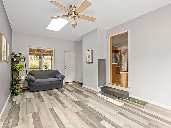 3rd image of 6841 Carmen Ave
