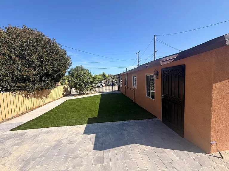 10557 Nopalito St — Photo 1