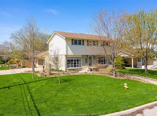 391 Betty Dr, Windsor, ON N8S 3W9