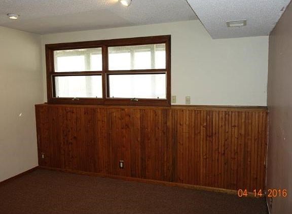 5th image of 13716 Wellington Cres