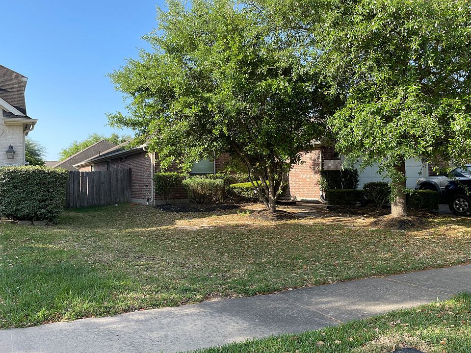 2nd image of 17719 Sunset River Ln
