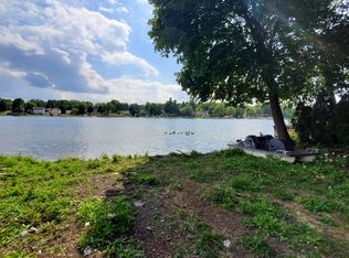 660 Maloney Ave, Oxford, MI 48371