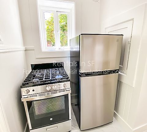 5th image of 999 Bush St APT 105