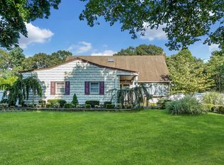 1369 Manor Ln, Bay Shore, NY 11706
