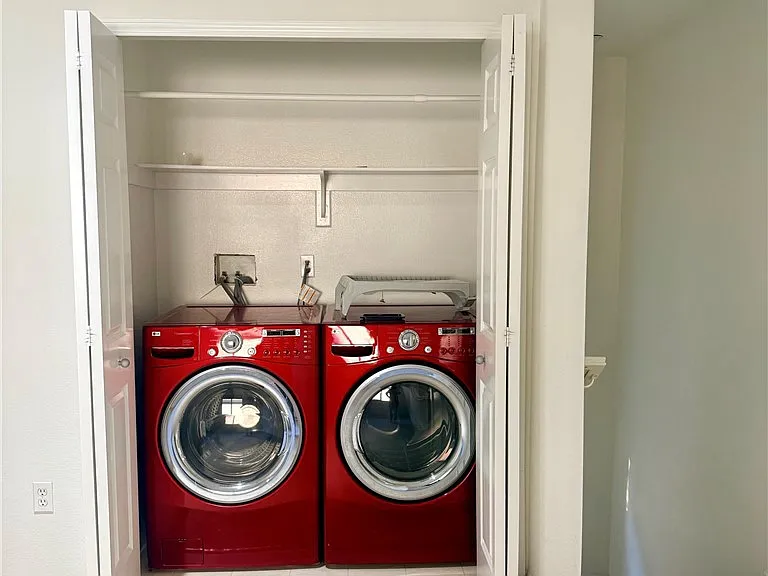 8554 Burnet Ave — Photo 19