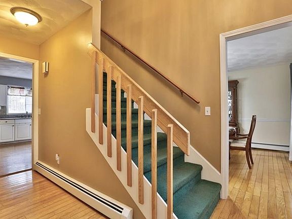 3rd image of 46 Wood River Ln