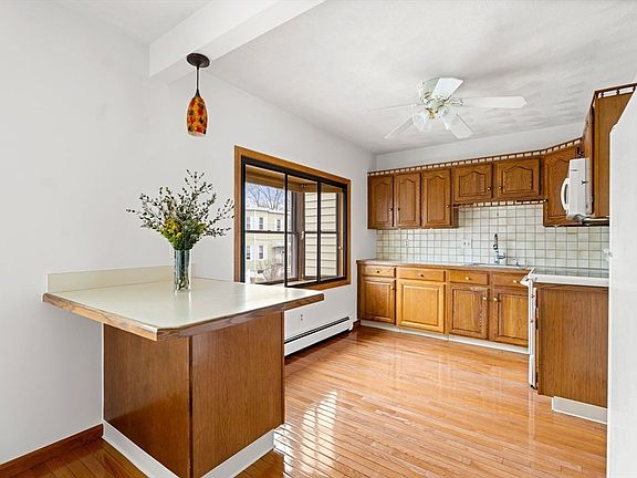 5th image of 34 Whitby St #34