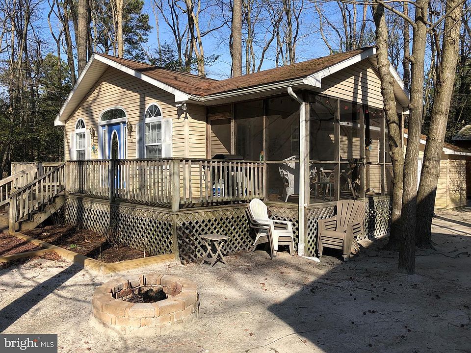 2nd image of 19 Deerfield Ct