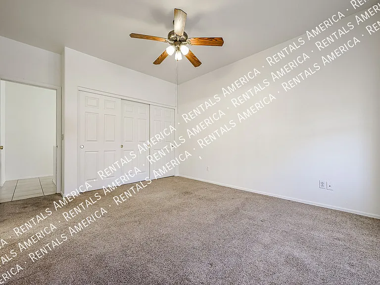 1022 W Westchester Ave — Photo 25