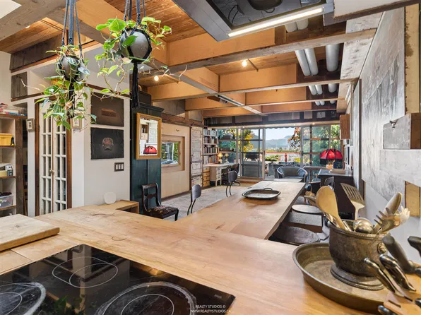 350 E 2nd Ave #418, Vancouver, BC V5T 4R8