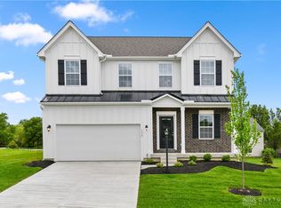 135 Magnolia Ln, Springboro, OH 45066