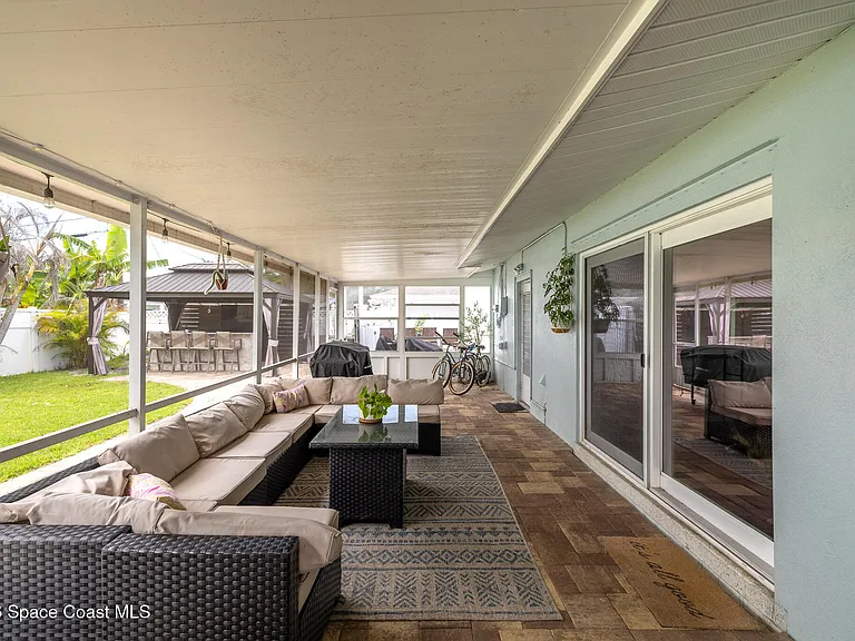 2502 Plantation Dr — Photo 2