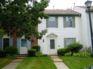 86 Pear Tree Ln, Franklin Park, NJ 08823