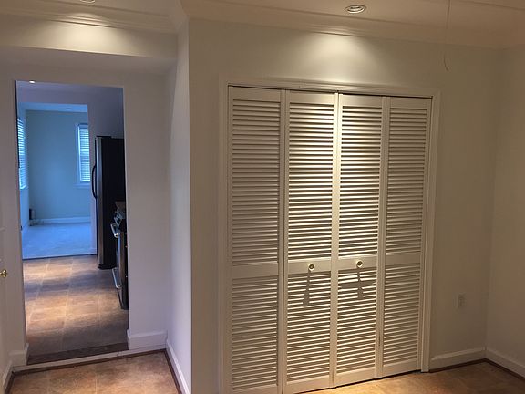 Laundry/Office (Facing Kit)